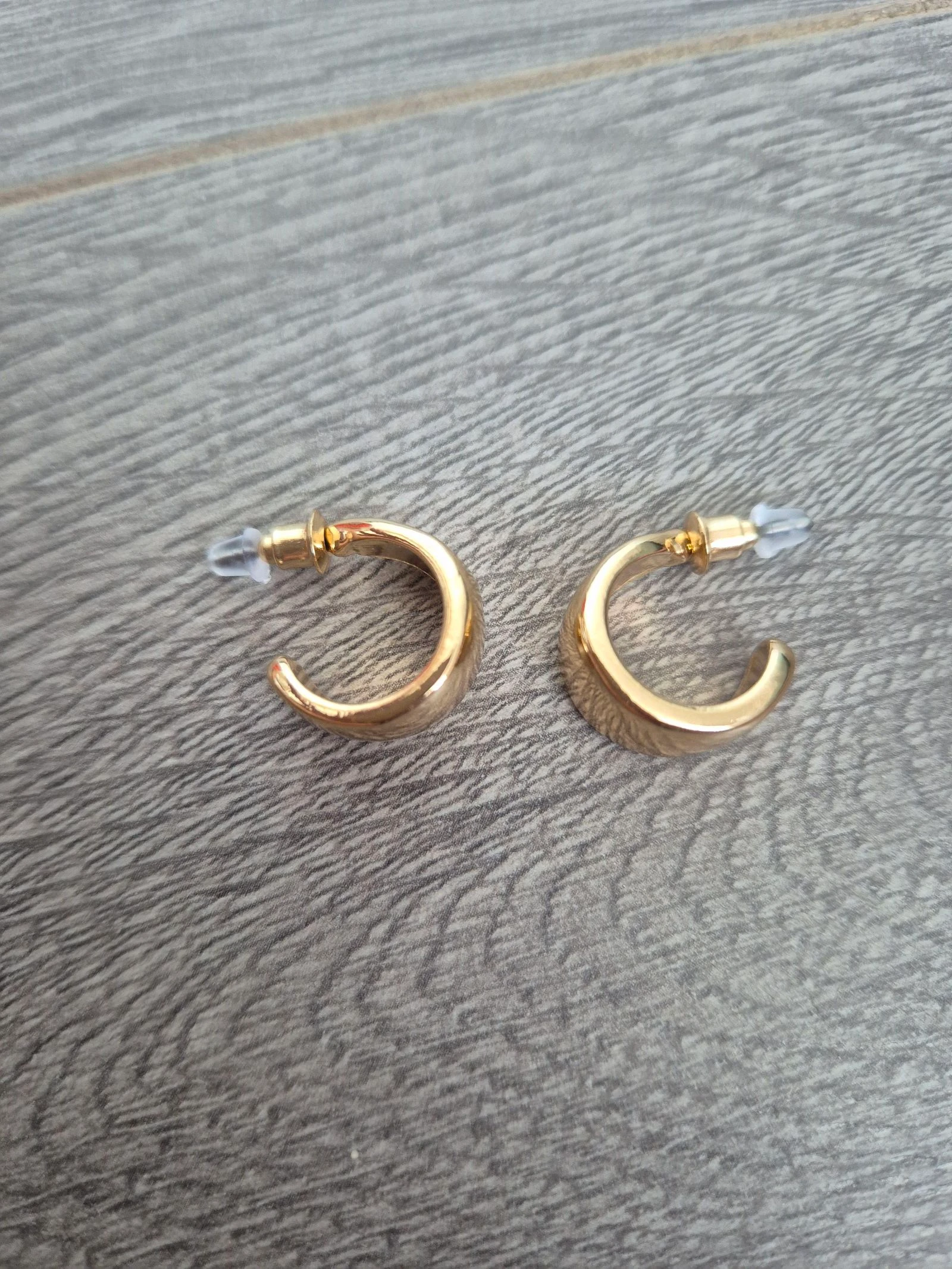 Nouvelles Boucles d'Oreilles Larges et Épaisses Dorées / Boucles d'Oreilles (Boucles d'Oreilles Épaisses Dorées) – photo 3